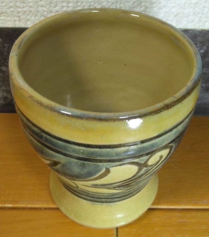 人間国宝 金城次郎 壷屋焼ゴブレット(草花文) 栞 共箱 美品 やちむん 壺屋焼