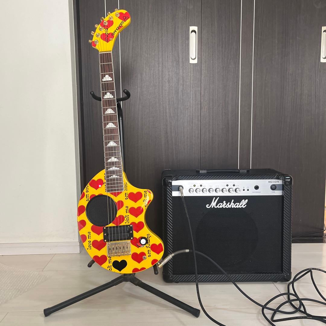 フェルナンデス　アンプ内蔵ギター　ZO-3 イエローハート