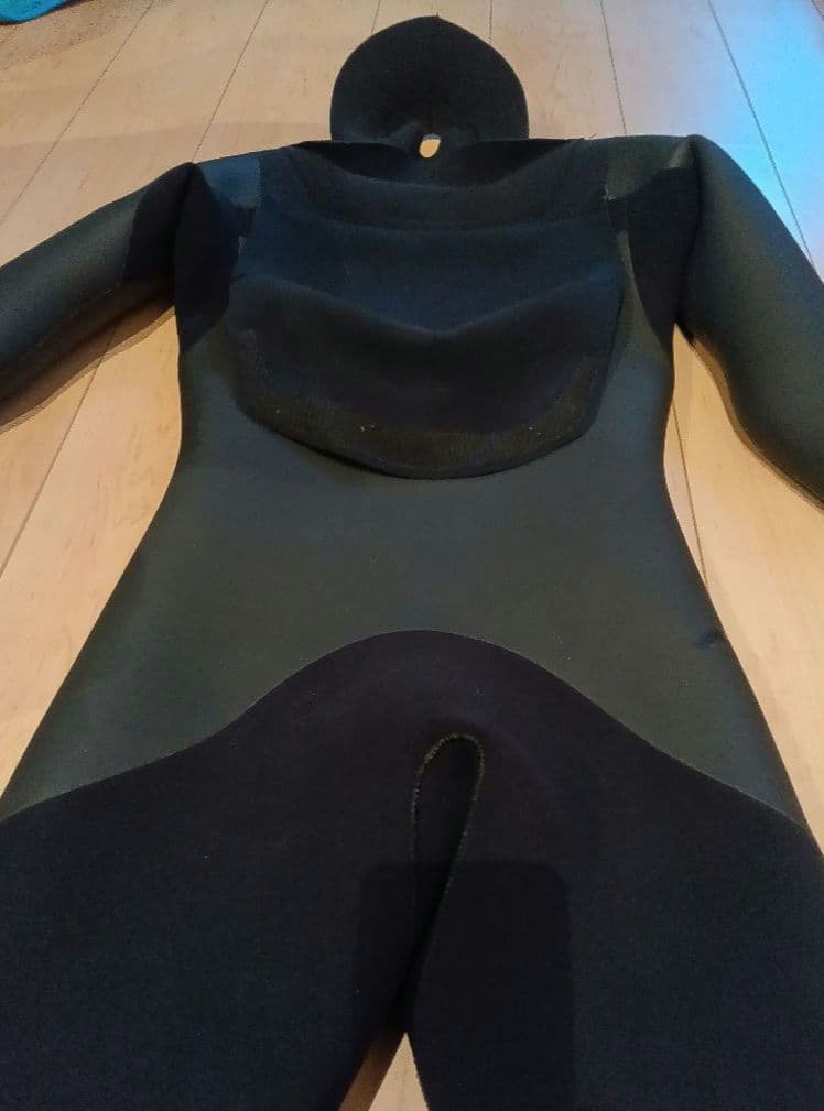 セミドライ、メローウェットスーツ、5✕3ミリ、ML-Bサイズ、ノンジップ