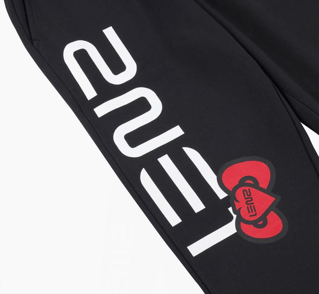 新品未使用　2NE1×キティコラボグッズ　スウェットパンツブラック黒Mサイズ