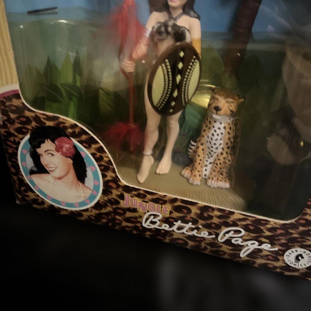 ベティペイジ　フィギュア　ポッシブルフィギュア　入手困難　激レア　貴重