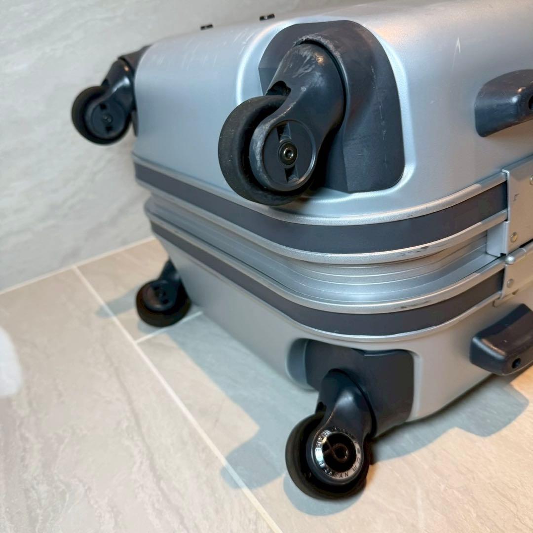 プロテカ　エキノックスライトU キャリーケース　シルバー　34L