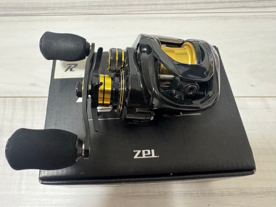 【ZPI】アルカンセRG-C NSベイトリール 黒/金