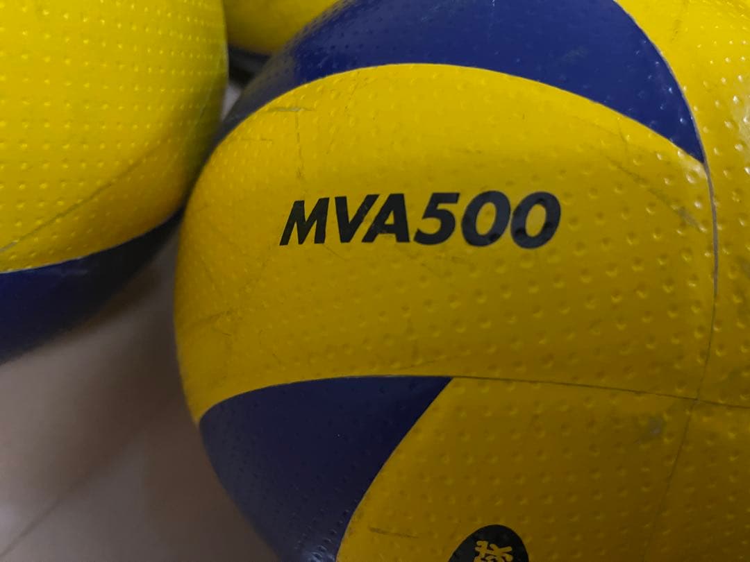 Mikasa MVA500 バレーボール 4個セット　小学生　軽量4号