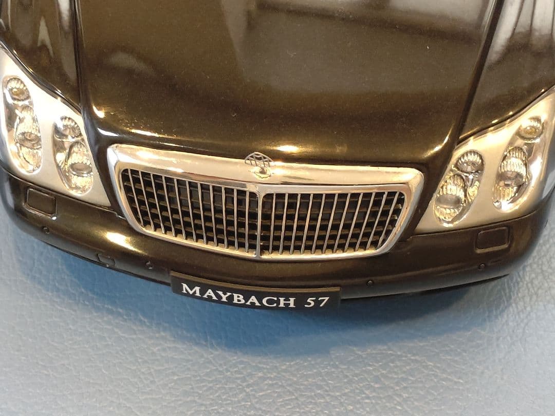 【新品・未使用】AUTOart MAYBACH 57 1/18スケール