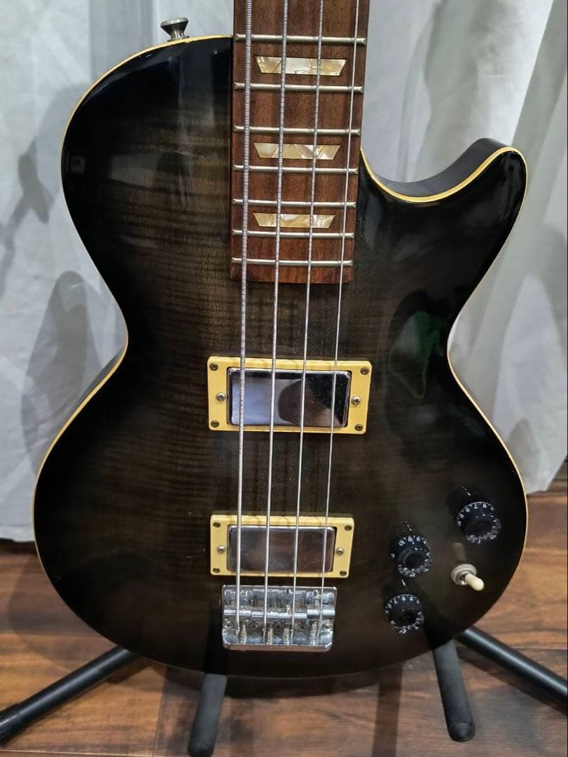 ア*ン様 Grass Roots ベースギター レスポールタイプ