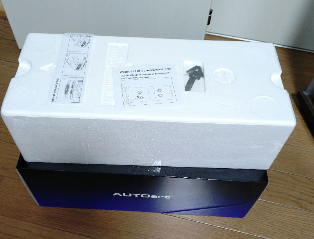 オートアート 1/18 センチュリー Century ブラック