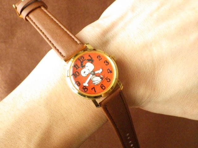 【限定値下】良品★オレンジ文字盤【1968年】スヌーピー スイス製 手巻き腕時計
