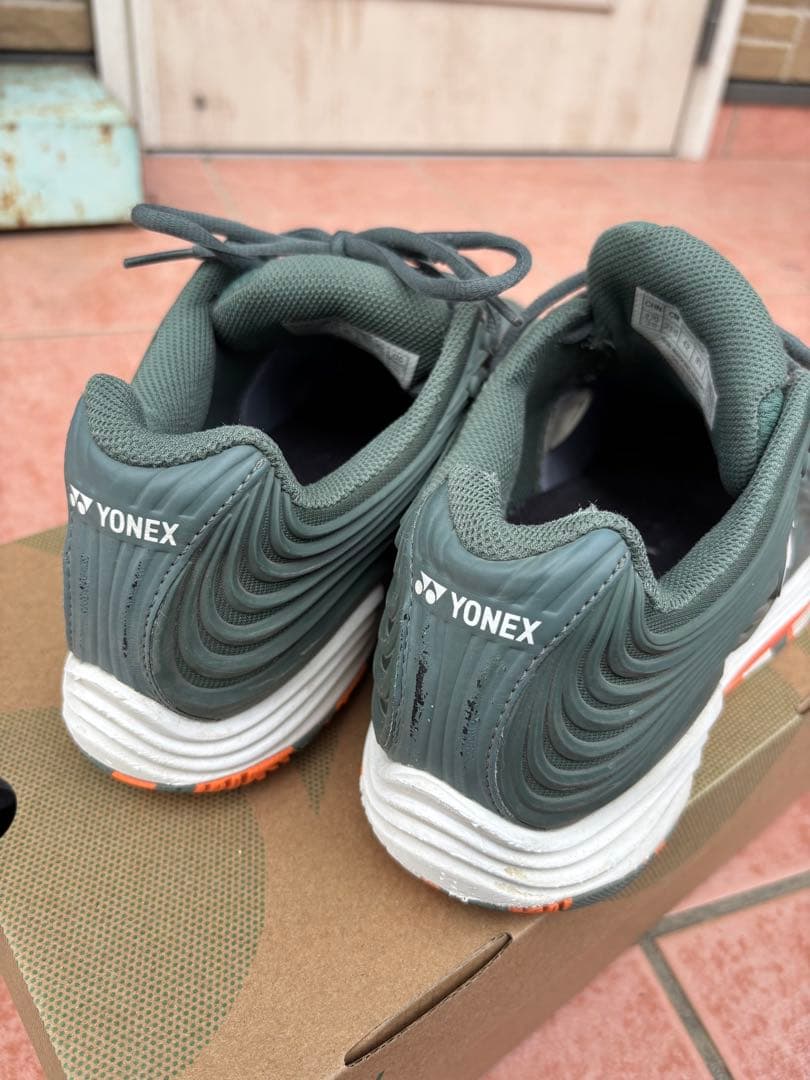 YONEX FUSIONREVテニスシューズ 27センチ　オリーブ