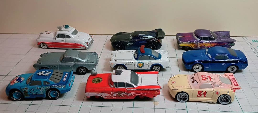 トミカディズニーカーズ28台