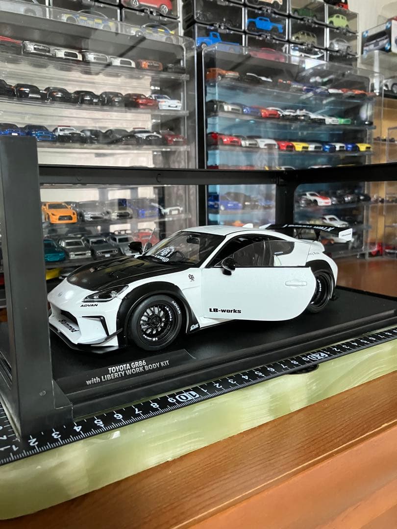 トヨタGR86 リバティウォーク　1/18 新品未使用