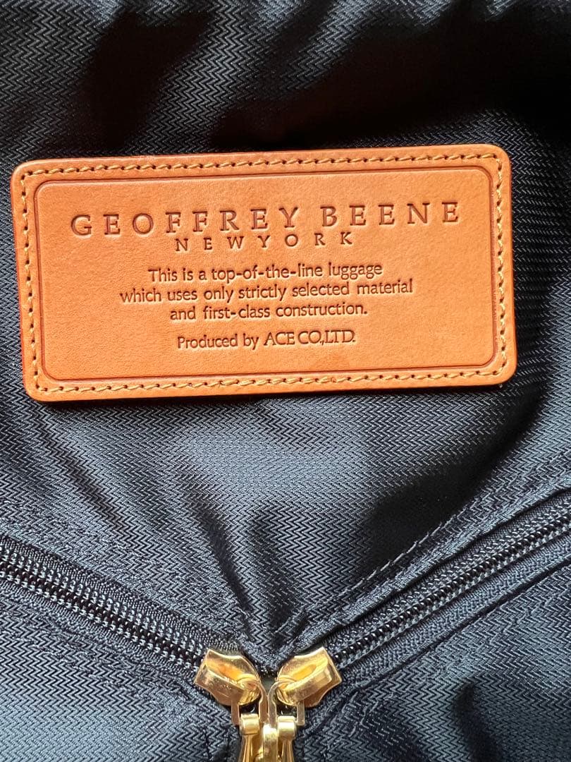 GEOFFREY BEENE ジェフリー ビーン ガーメントケース
