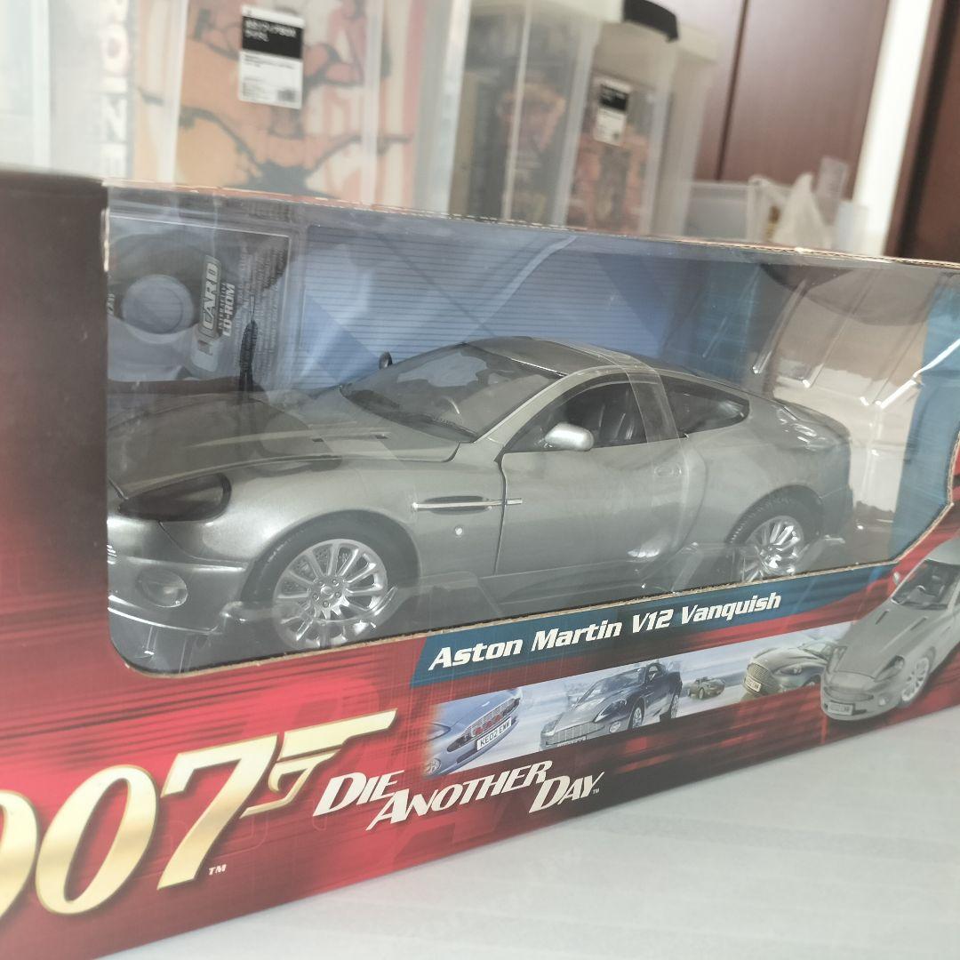 未開封 007ダイ・アナザー・デイ アストンマーティン V12 Vanquish