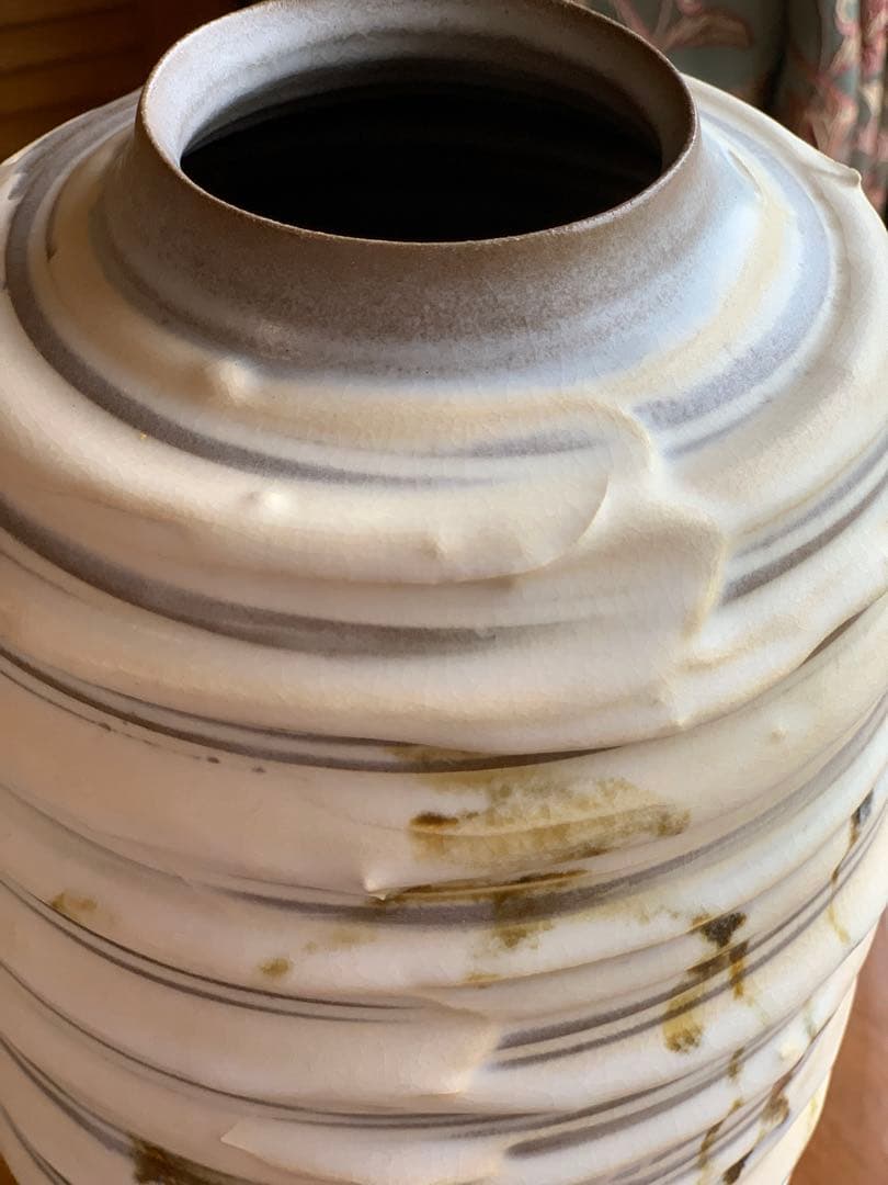昭和レトロ未使用保管品 常滑 翠窯 陶芸大きな花瓶壺華道ベージュと茶の模様 貫入