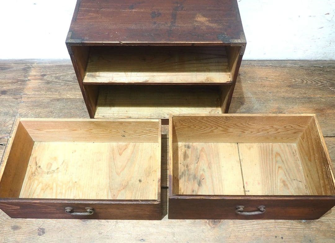 1374 レトロな杉の小引き出し　収納棚　小箪笥　ケース　古家具　アンティーク