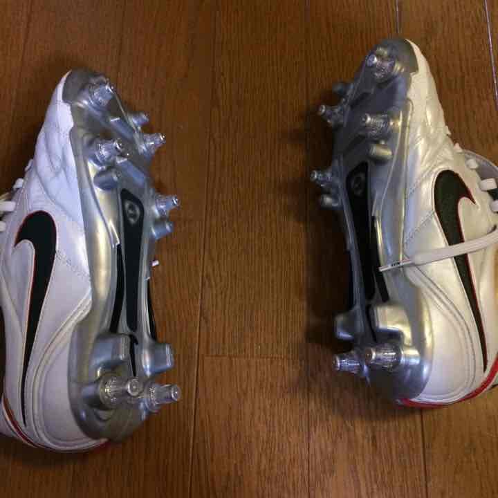 ナイキティエンポサッカースパイク