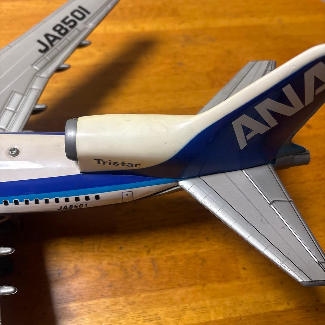 ANA 全日空　航空機　アルミ　モデル　JA8581