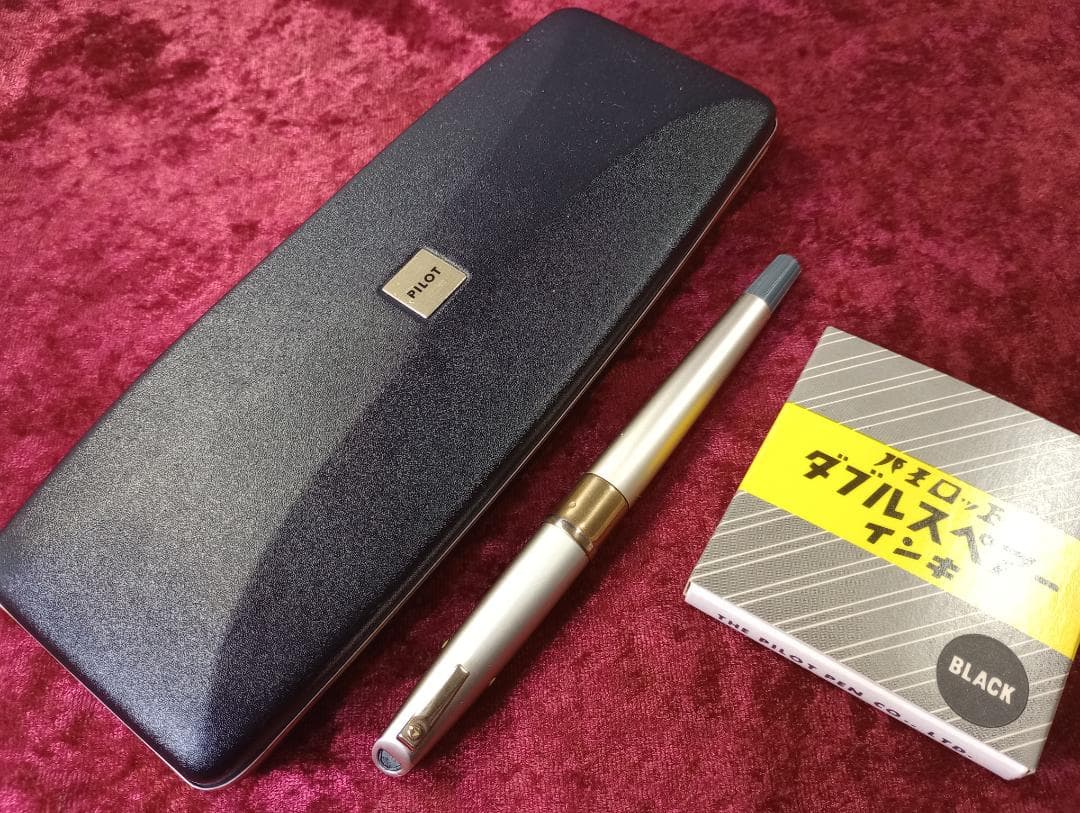 PILOT パイロット 万年筆 初代 キャップレス【C-600MW】