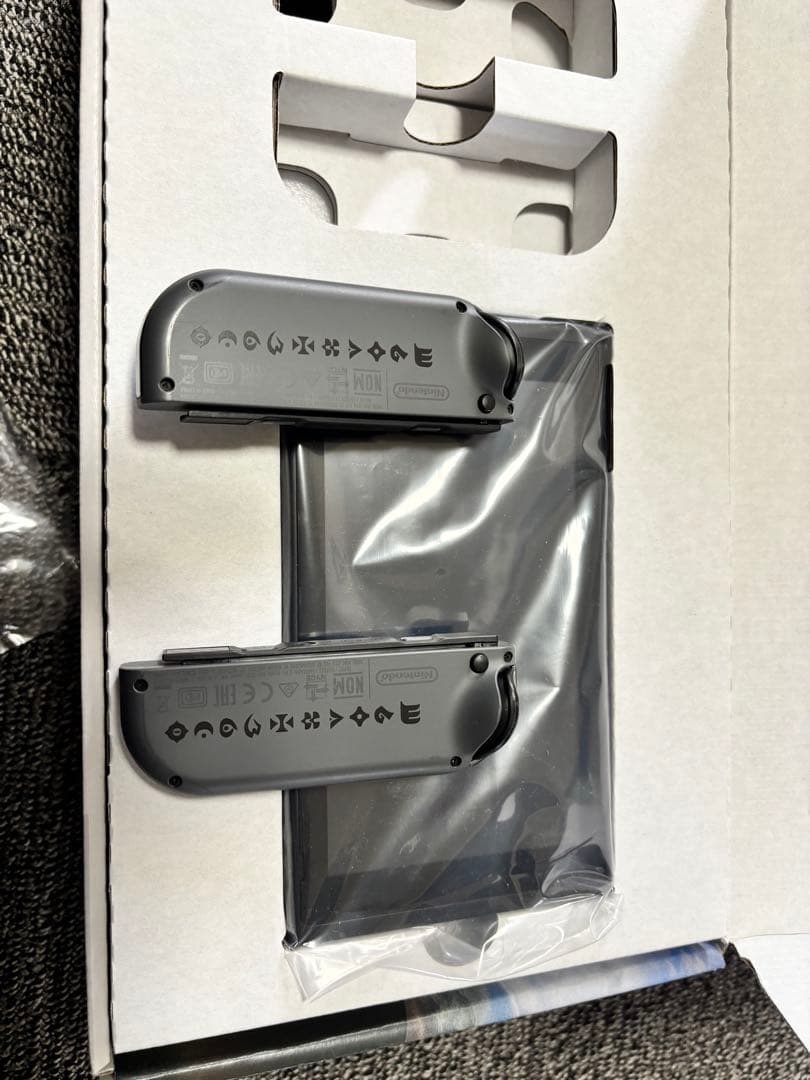 任天堂スイッチ(モンハン柄)付属品完備