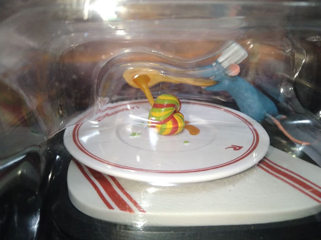 ピクサー フィギュアセット & キャンバスボード