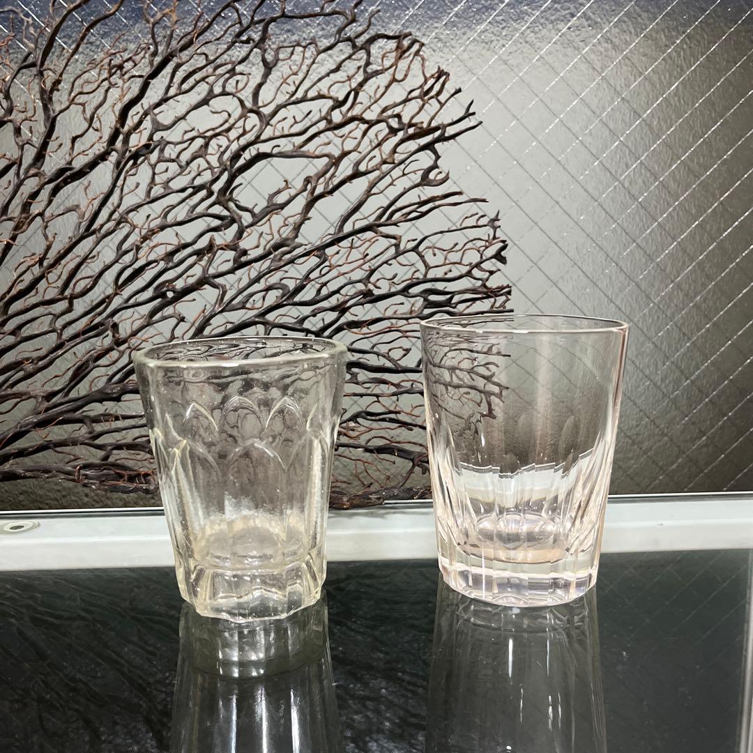 骨董　時代ガラス　希少　寸胴型　切子　水飲みコップ　ウランガラス　１客