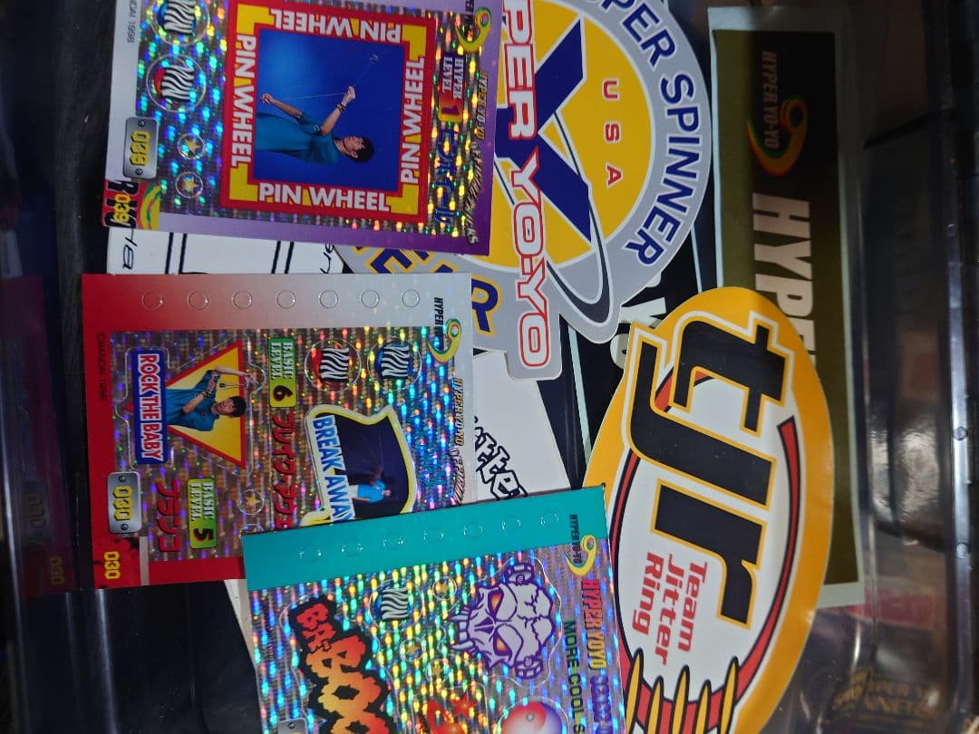 ヨーヨー6個セット、ケース付　ステッカー多数