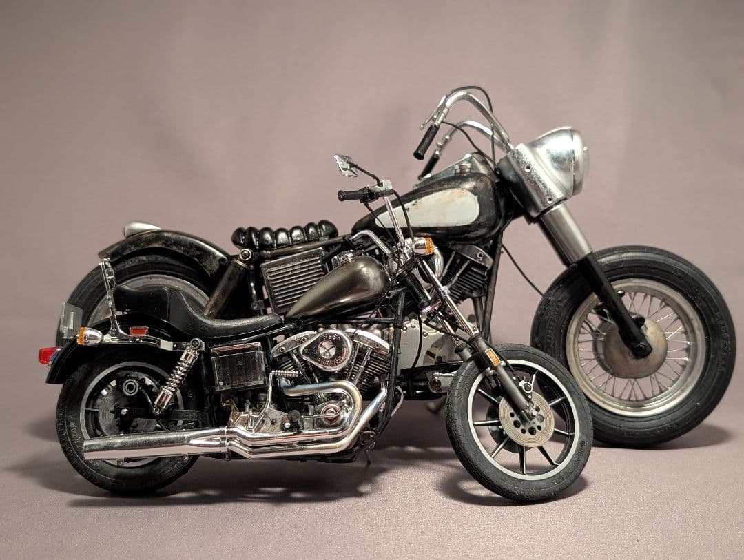 1969 HARLEY-DAVIDSON FLH 1/8 完成品