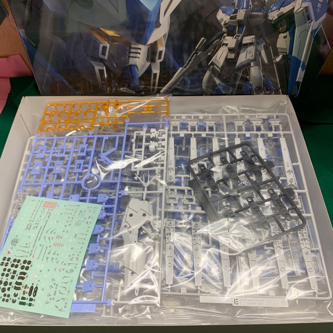 RG RX-93ν2 Hi-V Gundam 1/144