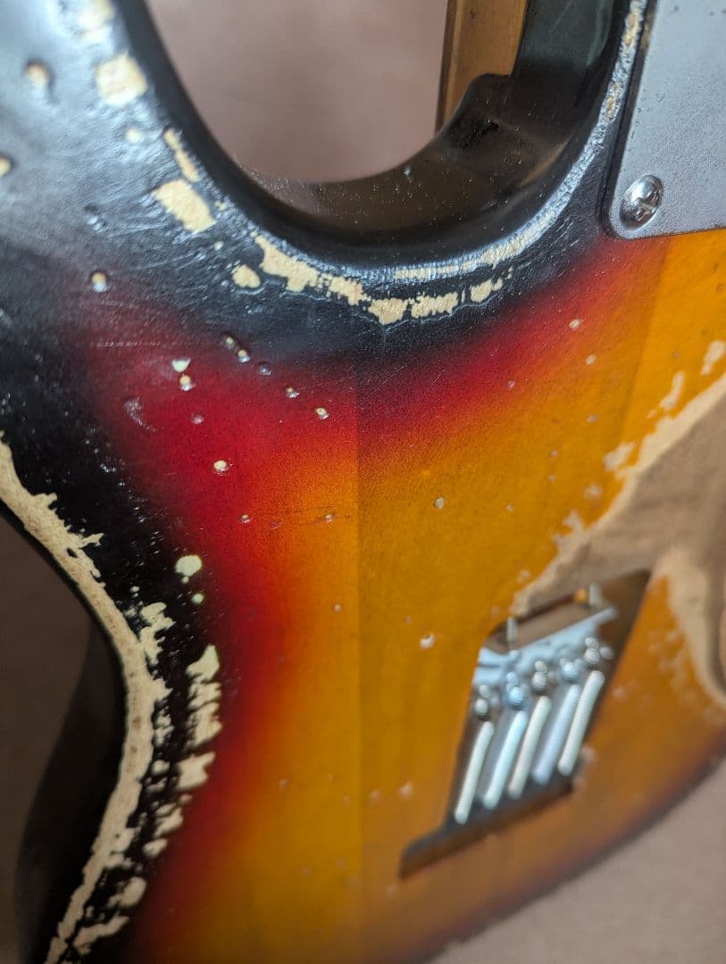 ギター　抜け殻　ボディ　ネック　ストラトタイプ