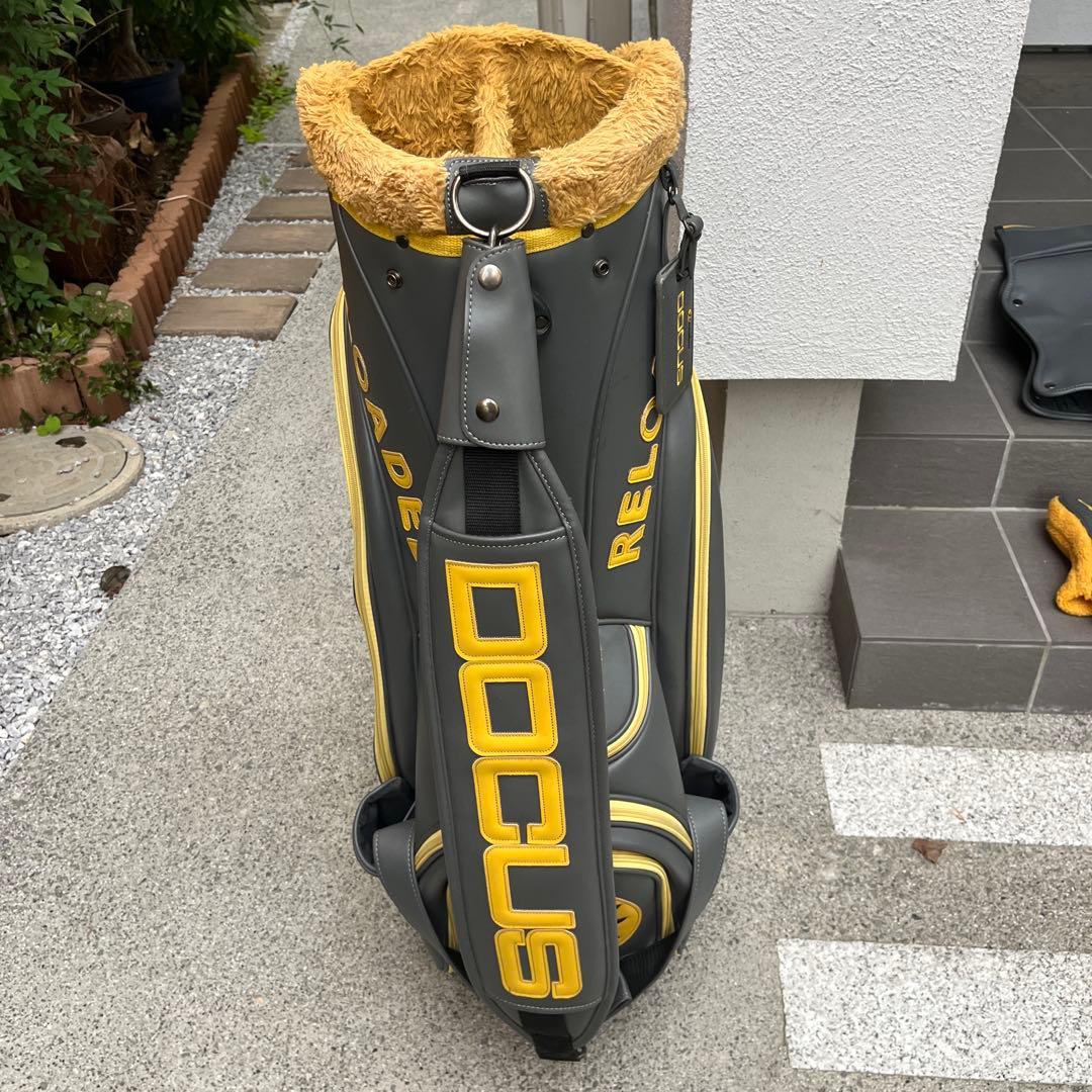 ドゥーカス Docus Reloaded キャディバッグ ヘッドカバーセット付属