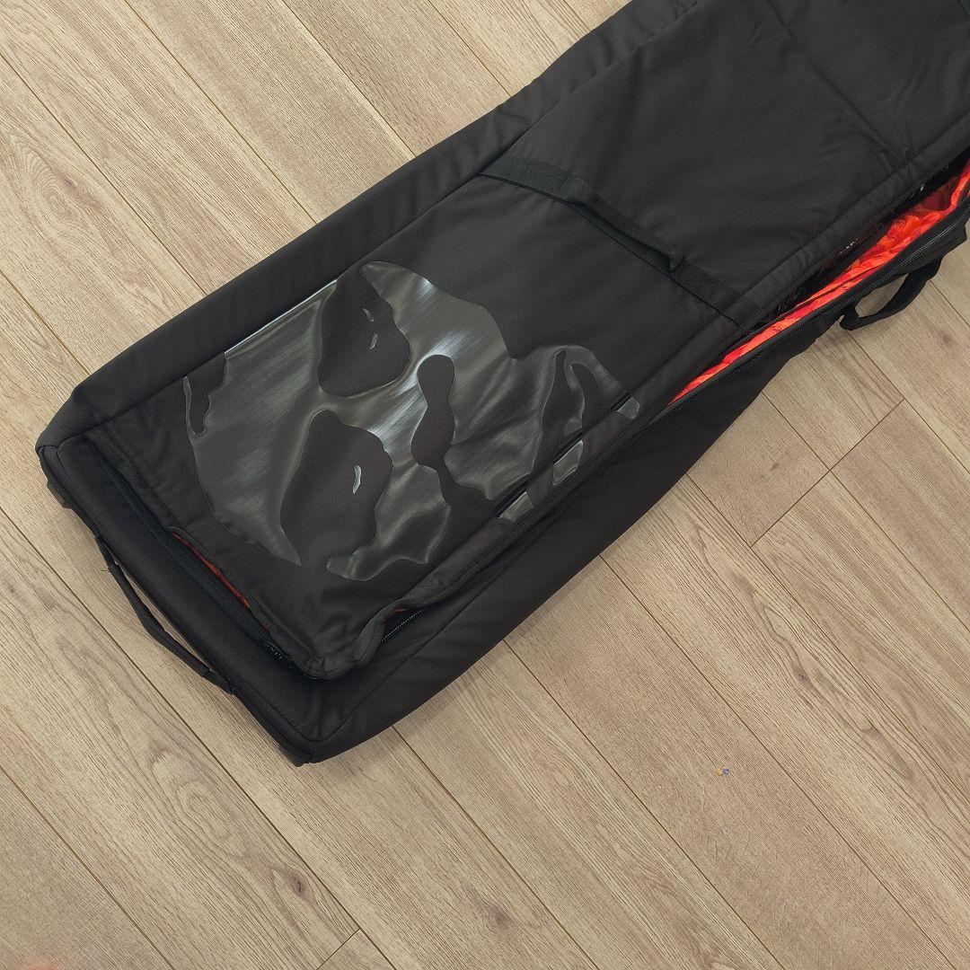 新品■LINEライン■スキーバッグ　ローラー付き