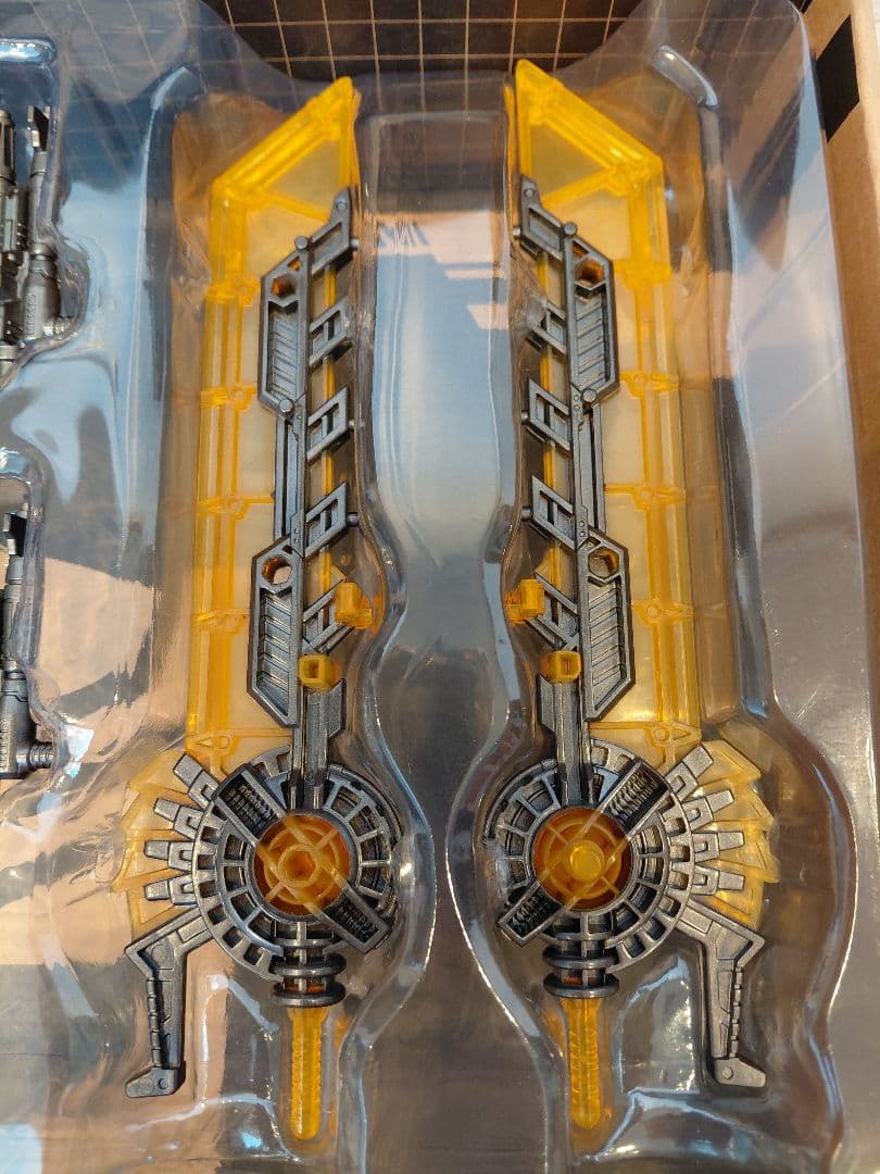 トランスフォーマータカラトミーモール限定　ジェネレーションセレクト　ボルカニカス