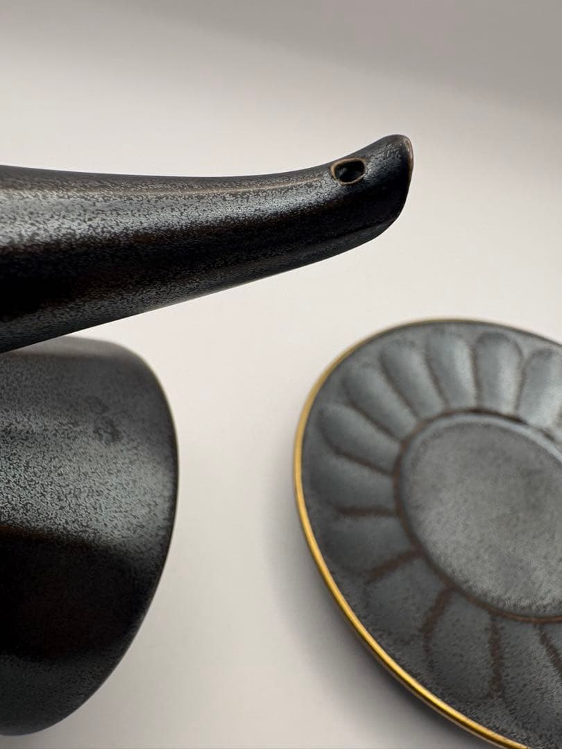 作家物 受け皿付き 陶印あり 黒釉 金縁 和モダン 茶器