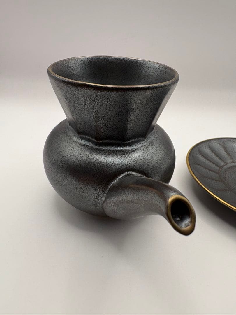 作家物 受け皿付き 陶印あり 黒釉 金縁 和モダン 茶器
