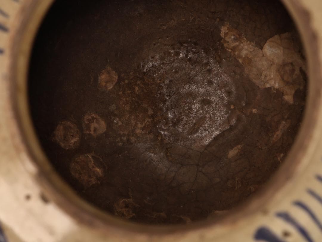 BK403　朝鮮美術　李朝　染付　壷　 高さ約13㎝　白磁　古美術 古道具 時代