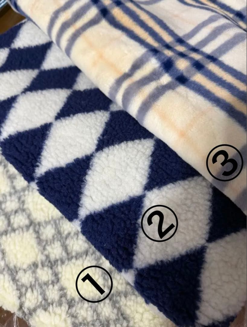 シャネルマニア様の確認用　ハンドメイド　犬服　小型犬