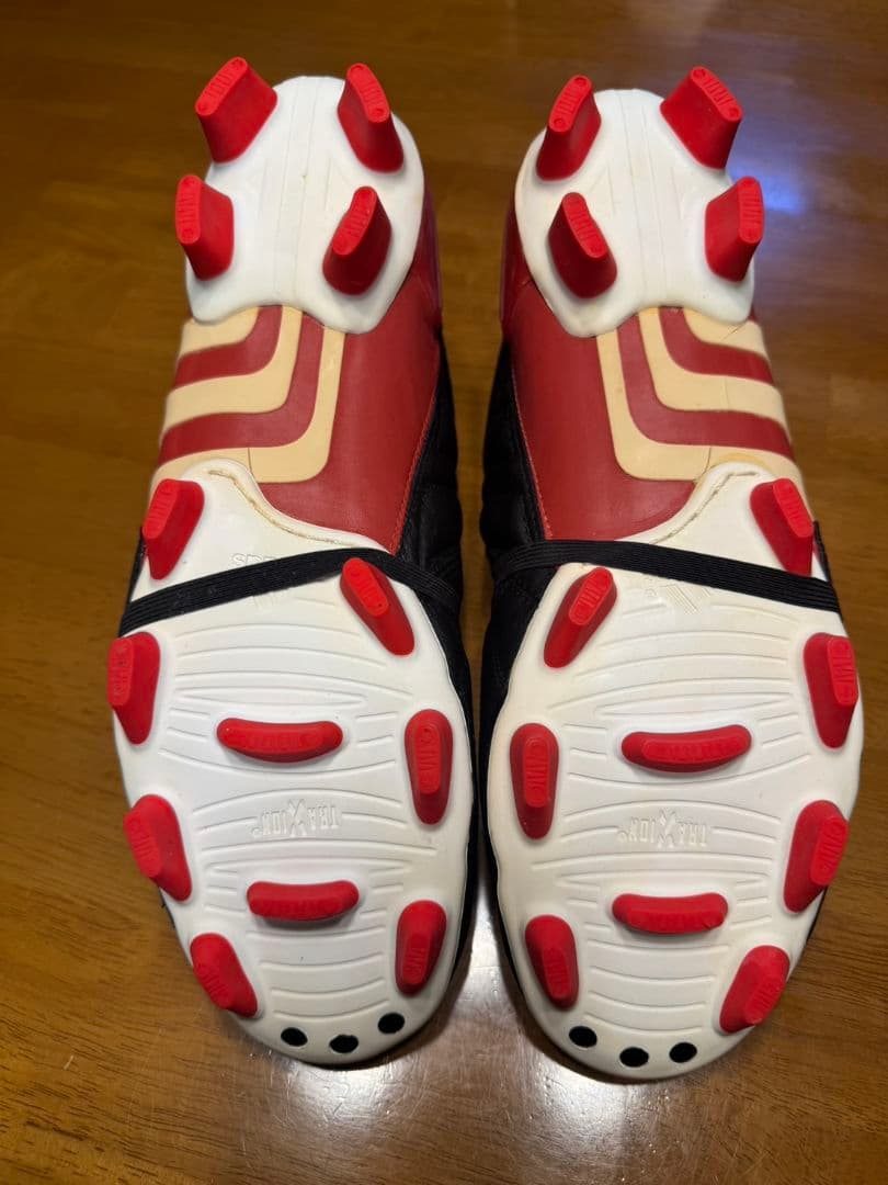 サッカーシューズ スパイク 黒赤