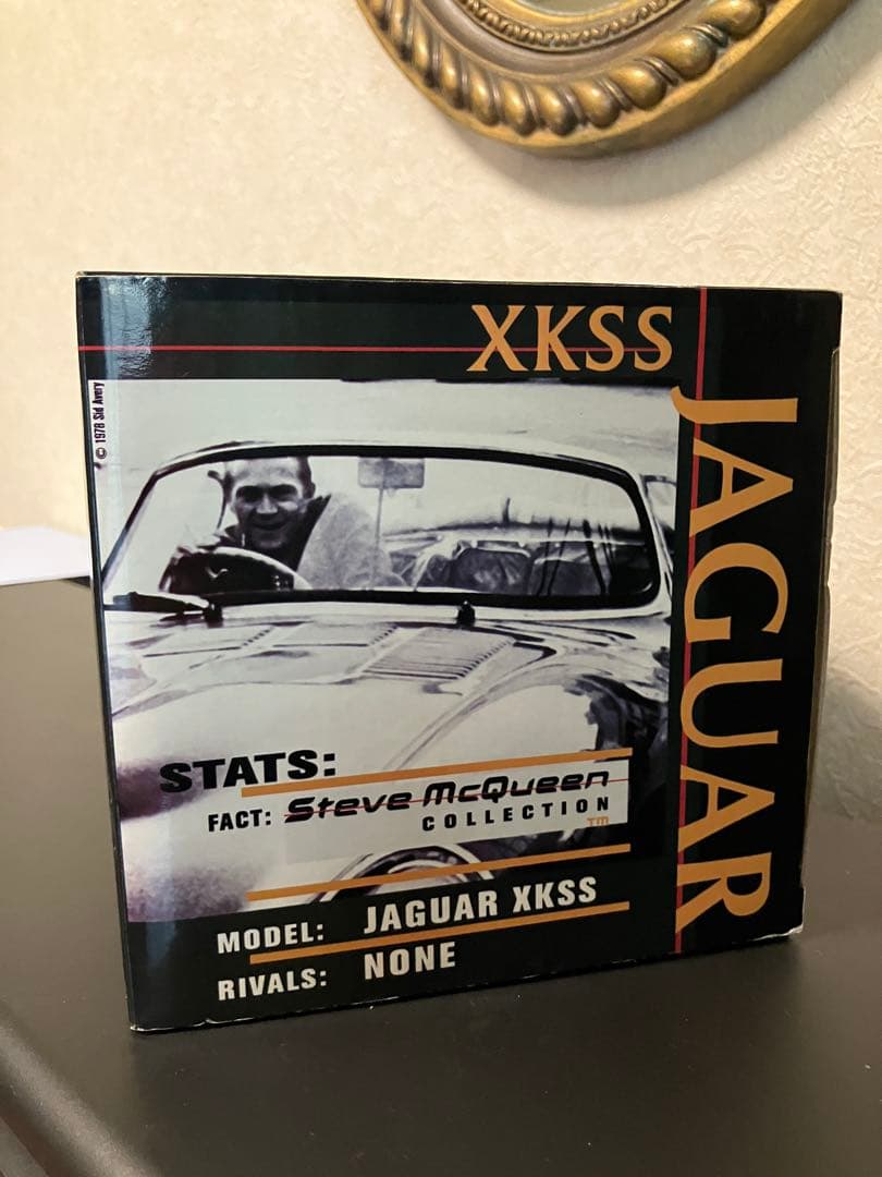 ジャガー Jaguar XK SS 1/18 STEVE MCQUEEN