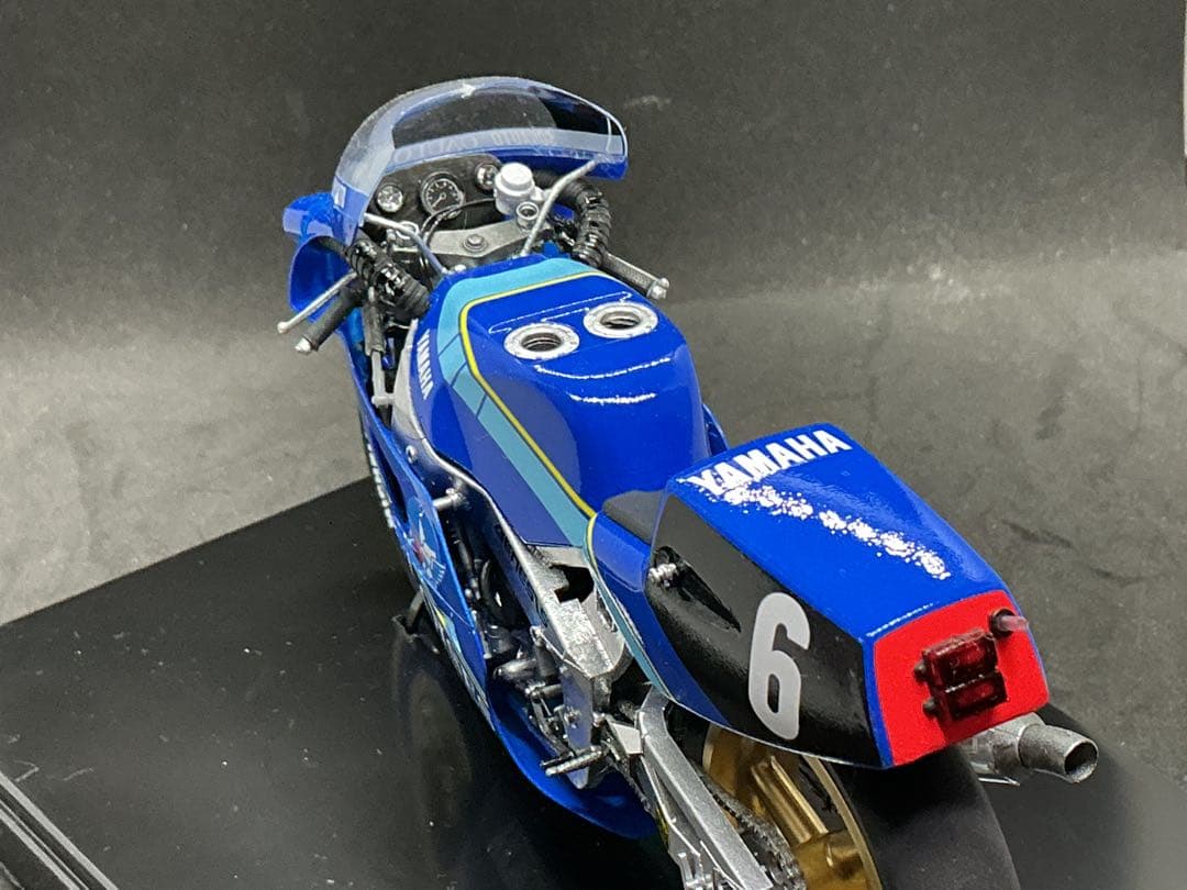 ②ソノートヤマハFZR750 クリスチャン・サロン プラモデル完成品