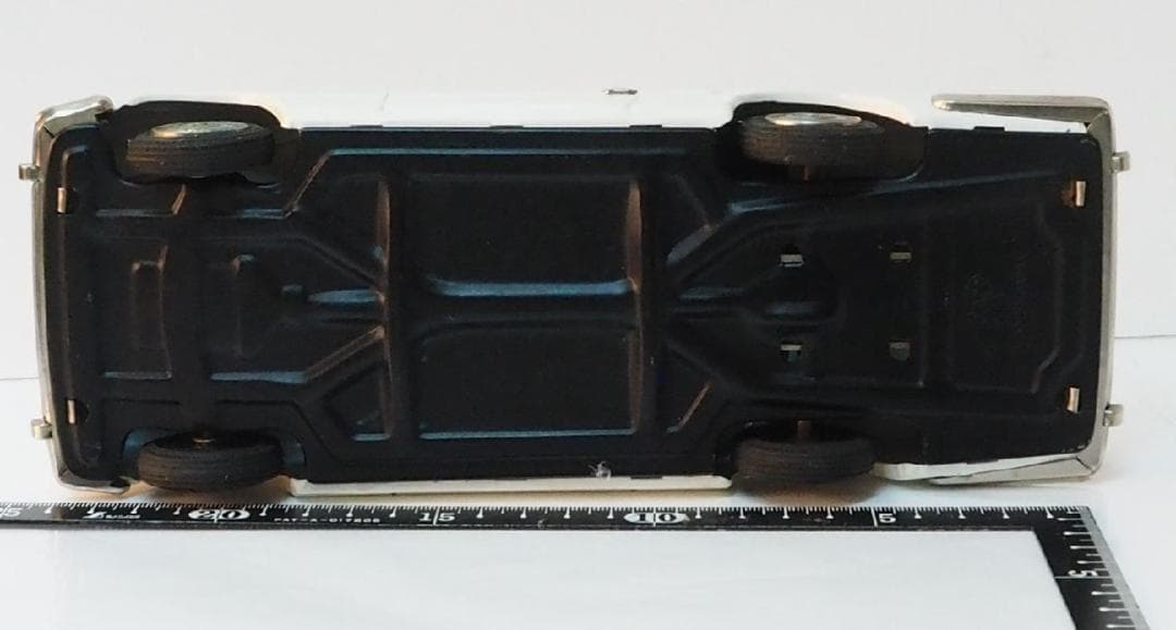 旭玩具【プリンス スカイライン スポーツ白リペイント】当時物ブリキ製ミニカー