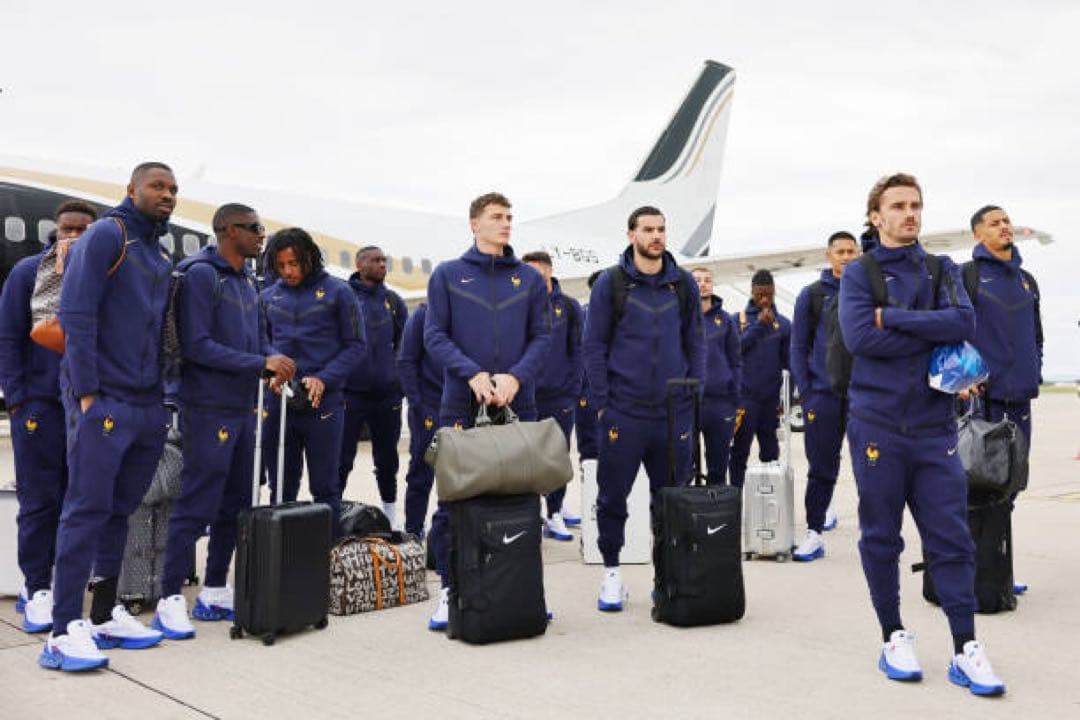 NIKE フランス代表　テックフリース パンツ