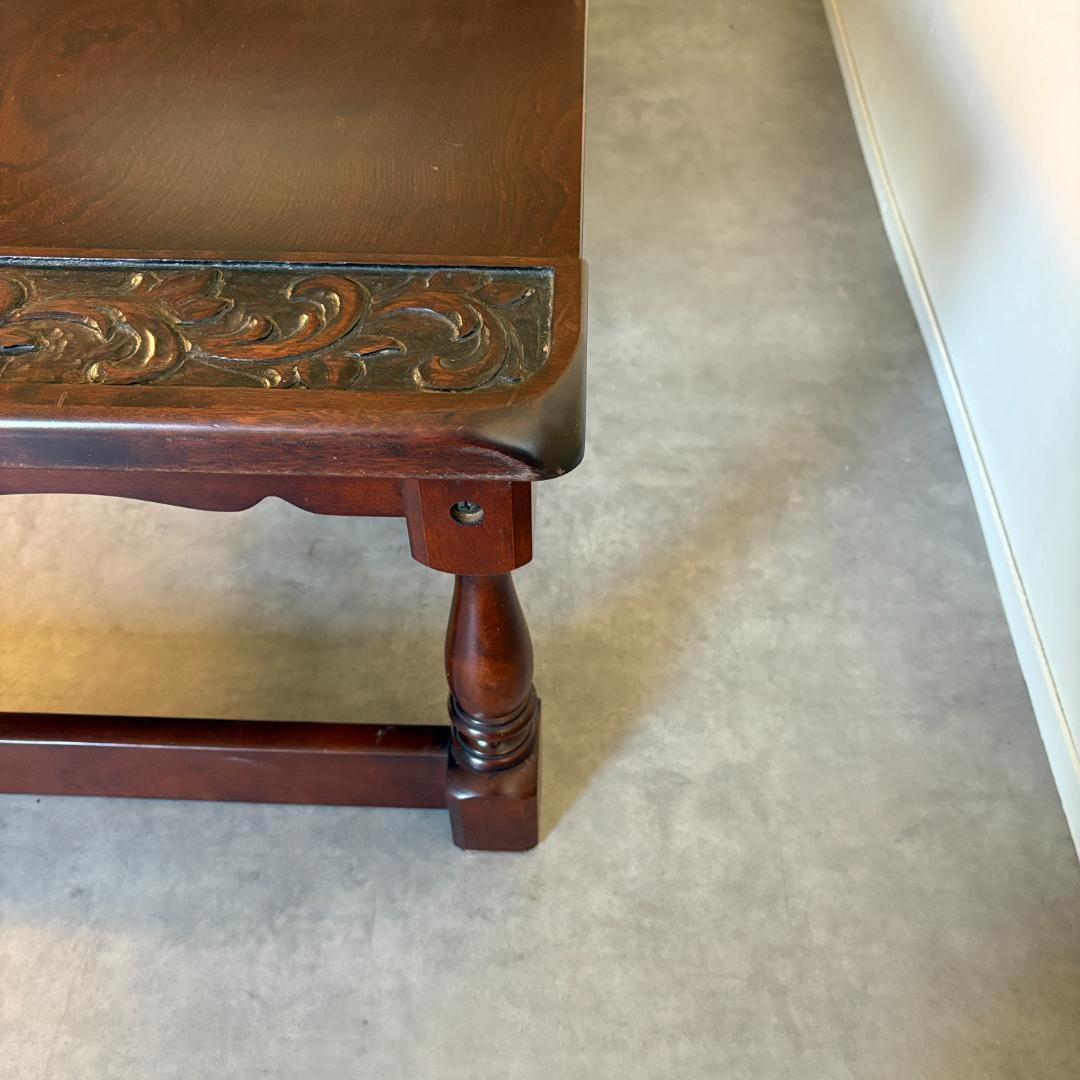 ヴィンテージ 木製センターテーブル 彫刻入り