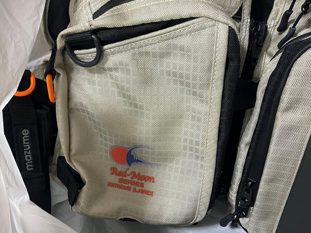 マズメ ゲームベスト レッドムーン 実釣未使用 美品