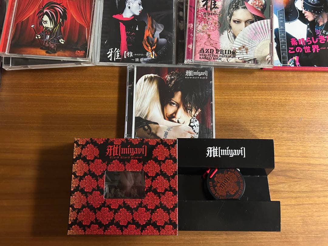 雅MIYAVI限定ボックスCD・DVD複数枚セット（シール、カスタネット付き）