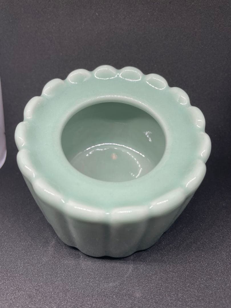 真葛香山作　青磁釉　菊花形供蓋付