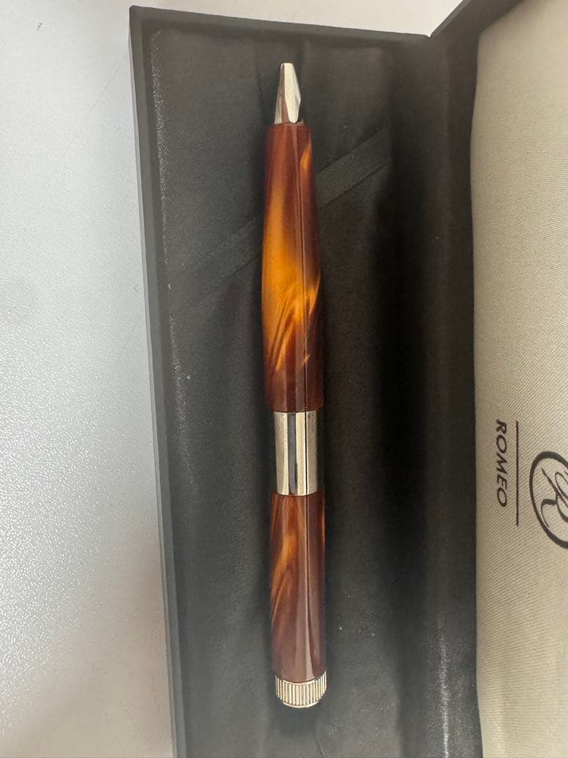 ロメオ No.3 イタリアンアンバー 太軸