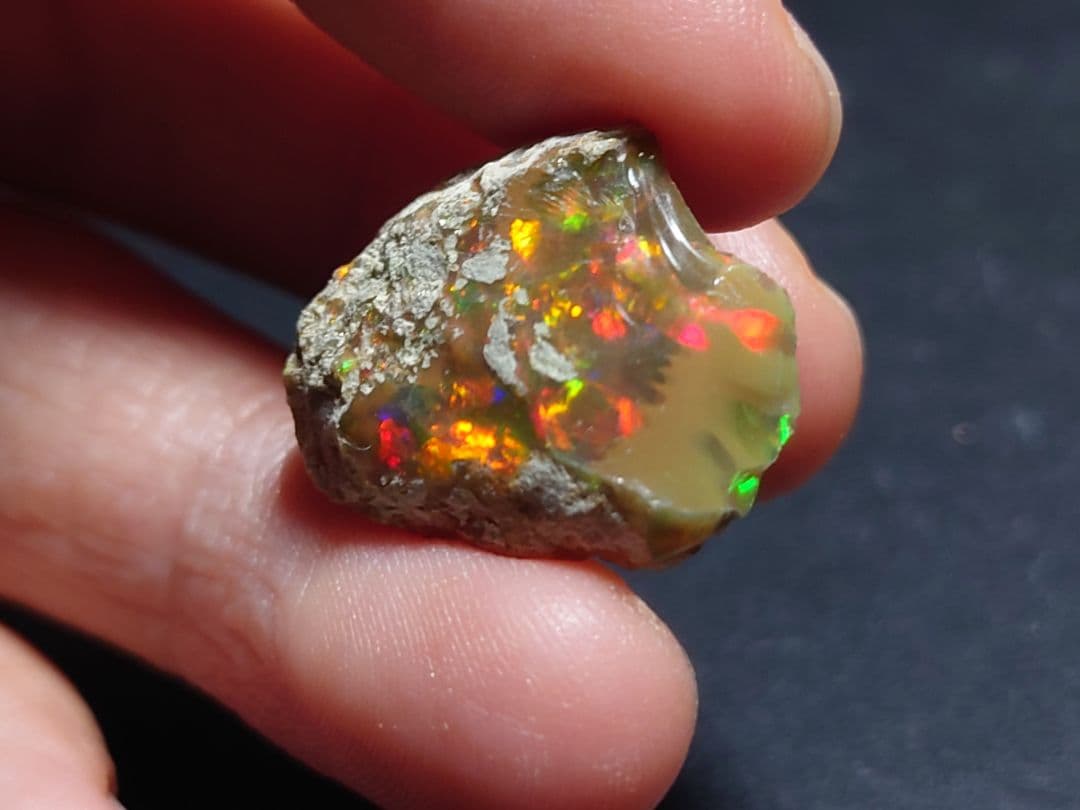 希少　エッグ　エチオピアウェロ産　オパール　原石　鉱物標本　ジュエリーグレード