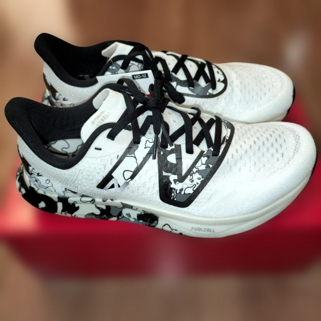 ニューバランス フューエルセルレベル FuelCell Rebel 26.5