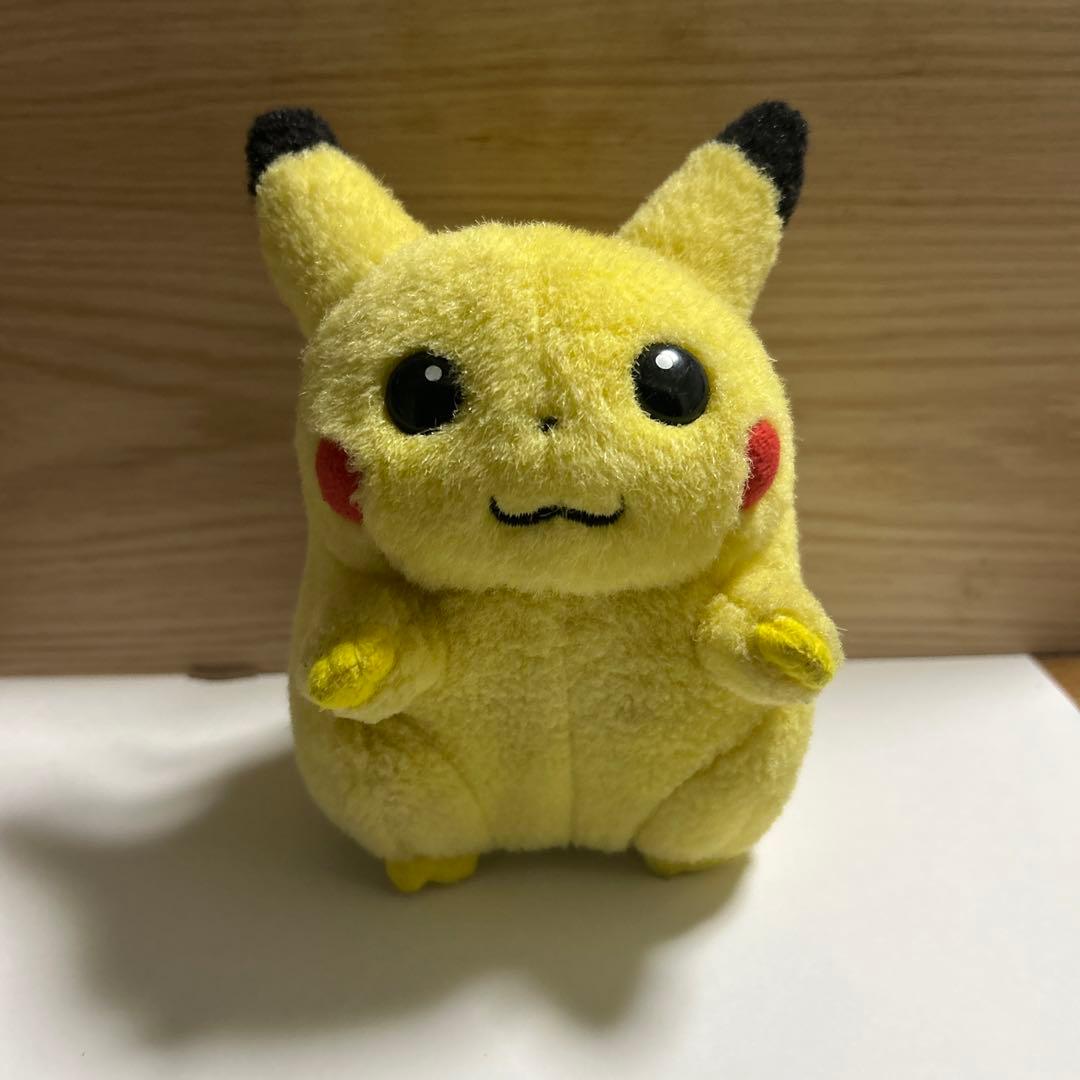 初期ピカチュウ　ぬいぐるみ　TOMY