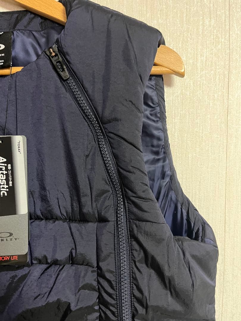 新品　ゴルフ　S オークリー 中綿ベスト ネイビー　撥水 軽量 保温　ダウン風
